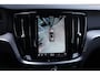 Volvo V60 2.0 T6 Plug-in hybrid AWD Plus Dark | 2000 kg trekgewicht | Elektrische stoelen met geheugen | Harman/Kardon Audio | Stoel & Stuurverwarming | Dodehoeksensoren | adaptieve cruise controle |