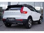 Volvo XC40 1.5 T3 R-Design | Panorama Dak | Cruise Control | Automaat | Stoelverwarming | Elek. Achterklep | Parkeersensoren Voor & Achter + Camera | Bochtverlichting | Trekhaak