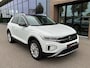 Volkswagen T-Roc 1.5 TSI 150pk DSG Style | Trekhaak | Navi | IQ light | Adapt. Cruise | Rijklaar incl. garantie