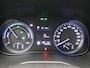 Hyundai Kona 1.6 GDI HEV Fashion Sky / Trekhaak / Navigatie / HUD Display / Halfleer / Cruise Control / 18" LMV / Dealer onderhouden / Historie aanwezig /