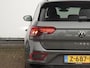 Volkswagen T-Roc 1.5 TSI Life Business | Trekhaak | Stuurverwarming | Stoelverwarming | Camera | Navigatie | Adaptive Cruise |