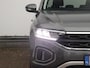 Volkswagen T-Roc 1.5 TSI Life Business | Trekhaak | Stuurverwarming | Stoelverwarming | Camera | Navigatie | Adaptive Cruise |