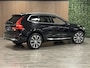 Volvo XC60 T8 AWD Recharge Plus Bright Long Range | Trekhaak | 455pk | Adaptieve Cruise Control | Stoel en Stuurwielverwarming | Schuifdak | Full LED Meesturende koplampen | Pilot Assist | Parkeercamera | Elektrische voorstoelen geheugen | Lederen bekleding | Zittin