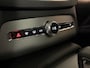 Volvo XC90 T8 AWD Recharge Ultimate Bright | Trekhaak | All Season Banden | 360° Camera | Head-Up Display | Harman Kardon | 455pk | Alcantara hemelbekleding | Adaptieve Cruise Control | Standkachel met Volvo On Call App | Stoelverwarming voor+achter | Stuurwielverwa