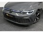 Volkswagen Golf 1.4 eHybrid GTE / Stuur- & stoelverwarming / Apple Carplay - Android Auto / Achteruitrijcamera / Sfeerverlichting / Full LED / 18'' LMV / Elektr. wegklapbare trekhaak / Navigatie / Climatronic / Keyless / Digitaal Instrumentenpaneel