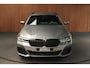 BMW 5-Serie Touring 520i High Exe M-pakket Head-up Navi Elektr. achterklep Camera Carplay Virtual Elektr. uitklapbare trekhaak Matrix ACC Stoelverwarming DAB Climate (3-zone) PDC Memory LM velgen BTW auto