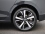 Volkswagen Golf 1.5 eHybrid Life Edition 204 PK | Fysieke Voorraad | Direct Leverbaar | 18 Inch Catania | Achteruitrijcamera | Parkeersensoren | Sfeerverlichting | Adaptieve Cruise Control | Digitale Cockpit