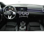 Mercedes-Benz CLA 200 Business Solution Luxury (PANORAMADAK, TREKHAAK, SFEERVERLICHTING, STOELVERARMING, CAMERA)