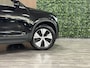 Volvo XC40 T4 Recharge Inscription | MY23 | Trekhaak | All Season banden | Stoel en Stuurwielverwarming | Zitting verlenging voorstoelen | Cruise Control | 18 Inch | Keyless Drive | Parkeersensoren achter | Elektrisch bedienbare achterklep | Climate Control L+R | DA
