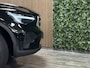 Volvo XC40 T4 Recharge Inscription | MY23 | Trekhaak | All Season banden | Stoel en Stuurwielverwarming | Zitting verlenging voorstoelen | Cruise Control | 18 Inch | Keyless Drive | Parkeersensoren achter | Elektrisch bedienbare achterklep | Climate Control L+R | DA