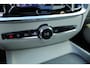 Volvo V60 B4 Automaat Plus Dark | Panoramadak|Premium Audio by Harman en Kardon|Nappa leder Interieur| Rondom Zicht Camera| 19"Lichtmetalen velgen|Semi electrische Trekhaak.