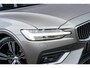 Volvo V60 2.0 T5 Inscription | Trekhaak | Adaptive cruise control | Lederen bekleding | Actieve LED koplampen | Stoelverwarming | Achteruitrijcamera | 19" velgen | Parkeersensoren voor + achter | Navigatie | Apple Carplay / Android Auto |