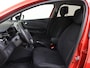 Renault Clio Estate 1.2 TCe120 Limited | Navigatie | Parkeersensoren | 4 Cilinder motor