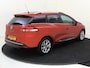 Renault Clio Estate 1.2 TCe120 Limited | Navigatie | Parkeersensoren | 4 Cilinder motor
