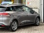 Renault Clio Estate 0.9 TCe Night&Day | NAP | Trekhaak | All-Seaons | Navigatie | Airco | Parkeersensoren | Cruise Control | Lichtmetaal | BT-Telefoonfunctie |