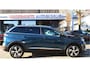 Peugeot 5008 130 Pk * Dikke GT * 7-Persoons * Super Luxe * Navigatie * Alcantara / Lederen Bekleding * Dodehoekbewakingsysteem * Achteruitrij Camera * Elektrisch bed. Achterklep * Adaptive Cruise & Climate Control * DAB Radio * Vingerhoets; Vierde Generatie Eersteklas Service. Al meer dan 100 jaar een begrip in de Brabantse Kempen.