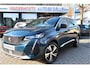 Peugeot 5008 130 Pk * Dikke GT * 7-Persoons * Super Luxe * Navigatie * Alcantara / Lederen Bekleding * Dodehoekbewakingsysteem * Achteruitrij Camera * Elektrisch bed. Achterklep * Adaptive Cruise & Climate Control * DAB Radio * Vingerhoets; Vierde Generatie Eersteklas Service. Al meer dan 100 jaar een begrip in de Brabantse Kempen.