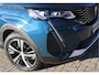 Peugeot 5008 130 Pk * Dikke GT * 7-Persoons * Super Luxe * Navigatie * Alcantara / Lederen Bekleding * Dodehoekbewakingsysteem * Achteruitrij Camera * Elektrisch bed. Achterklep * Adaptive Cruise & Climate Control * DAB Radio * Vingerhoets; Vierde Generatie Eersteklas Service. Al meer dan 100 jaar een begrip in de Brabantse Kempen.