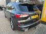 Ford Kuga 2.5 225PK PHEV ST-Line AUTOMAAT | TREKHAAK ELEKTRISCH| STOEL-, STUUR-, VOORRUIT- EN ACHTERBANK VERWARMD| NAVIGATIE| CAMERA| 4 SEIZOENENBANDEN|