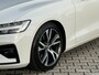 Volvo S60 2.0 B3 R-Design | Stoel en stuurwiel verwarming | Sportstoelen | Adaptieve Cruise control | BLIS | Trekhaak semi elektrisch | Apple carplay/Android auto |