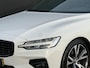Volvo S60 2.0 B3 R-Design | Stoel en stuurwiel verwarming | Sportstoelen | Adaptieve Cruise control | BLIS | Trekhaak semi elektrisch | Apple carplay/Android auto |