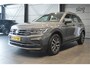Volkswagen Tiguan 2.0 TDI Life navi clima camera trekhaak 17 inch 150 pk !!