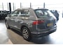 Volkswagen Tiguan 2.0 TDI Life navi clima camera trekhaak 17 inch 150 pk !!