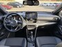 Toyota Yaris 1.5 Hybrid Executive Bi-Tone | Apple CarPlay/Adnroid auto | Achteruitrijcamera | Parkeersensoren | Verwarmde voorstoelen