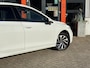 Volkswagen Golf 1.4 eHybrid Style / Trekhaak/ Allseasonbanden / Egonomische Stoelen / Stoelverwarming