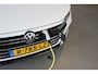 Volkswagen Arteon Shooting Brake 1.4 TSI eHybrid R-Line Business+ Pano | Head-Up | 360° Camera | Sportstoelen | Trekhaak | Memorystoel | Leer | Carplay | Keyless | 19" LMV | PDC V+A