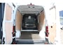 Renault Master E-Tech T35 L2H2 Extra long range 87 kWh Houten laadvloer en zijwandbekleding in laadruimte | Trekhaak | MC 8834