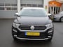 Volkswagen T-Roc 1.5 TSI Style Business Navigatie, carplay, trekhaak, licht metalen velgen, parkeersensoren voor en achter, stoel verwarming, automaat, enz.