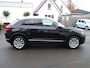 Volkswagen T-Roc 1.5 TSI Style Business Navigatie, carplay, trekhaak, licht metalen velgen, parkeersensoren voor en achter, stoel verwarming, automaat, enz.