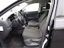 Volkswagen T-Roc 1.5 TSI Style Business Navigatie, carplay, trekhaak, licht metalen velgen, parkeersensoren voor en achter, stoel verwarming, automaat, enz.