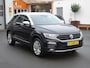 Volkswagen T-Roc 1.5 TSI Style Business Navigatie, carplay, trekhaak, licht metalen velgen, parkeersensoren voor en achter, stoel verwarming, automaat, enz.
