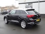 Volkswagen T-Roc 1.5 TSI Style Business Navigatie, carplay, trekhaak, licht metalen velgen, parkeersensoren voor en achter, stoel verwarming, automaat, enz.