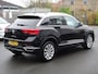 Volkswagen T-Roc 1.5 TSI Style Business Navigatie, carplay, trekhaak, licht metalen velgen, parkeersensoren voor en achter, stoel verwarming, automaat, enz.