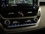 Toyota Corolla 1.8 Hybrid Style - AFNEEMBARE TREKHAAK (TREKGEWICHT 750 KG GEREMD) - ADAPTIEVE CRUISE CONTROL - CLIMATE CONTROL - BLUETOOTH TELEFOONVOORBEREIDING - PARKEERASSISTENT- KEYLESS START/ENTRY - NAVIGATIE FULL MAP - PARKEERSENSOREN VOOR + ACHTER - STOELVERWARMING VOORZIJDE
