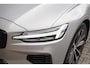 Volvo V60 2.0 T6 Plug-in hybrid AWD Plus Dark | Trekhaak | Stoelventilatie | Lightning | Parkeercamera | Pilot Assist