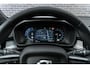 Volvo XC40 2.0 B4 Plus Dark | Adaptieve Cruise Control | Trekhaak | Elektrische stoelverstelling | Stoel + stuurverwarming | Harman Kardon audio | Verwarmbare Voorruit | Dodehoekdetectie | Carplay |