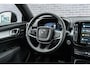 Volvo XC40 2.0 B4 Plus Dark | Adaptieve Cruise Control | Trekhaak | Elektrische stoelverstelling | Stoel + stuurverwarming | Harman Kardon audio | Verwarmbare Voorruit | Dodehoekdetectie | Carplay |