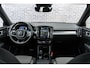 Volvo XC40 2.0 B4 Plus Dark | Adaptieve Cruise Control | Trekhaak | Elektrische stoelverstelling | Stoel + stuurverwarming | Harman Kardon audio | Verwarmbare Voorruit | Dodehoekdetectie | Carplay |