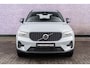 Volvo XC40 2.0 B4 Plus Dark | Adaptieve Cruise Control | Trekhaak | Elektrische stoelverstelling | Stoel + stuurverwarming | Harman Kardon audio | Verwarmbare Voorruit | Dodehoekdetectie | Carplay |