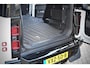 Land Rover Defender 3.0 D250 110 / Grijs Kenteken / NL Auto / 1e Eig. / Trekhaak / Cold Clima. Pack