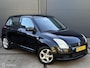Suzuki Swift 1.3 GLS 5 deurs - AIRCO - EL. RAMEN + SPIEGELS - CPV - LM VELGEN - STUURBEKRACHTIGING - ZWART METALLIC - RADIO/CD - NL AUTO - NIEUWE APK T/M 05-09-2026 -
