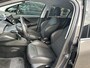 Peugeot 208 1.2 PureTech GT-line | Automaat | Navigatie via Telefoon | 17 inch Lichtmetalen Velgen | Trekhaak 1150 KG | Climate Control | Sensoren | Cruise Control | Mistlampen | LED Verlichting | Half Lederen Sportstoelen |