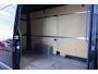 Mercedes-Benz Sprinter 319 3.0 CDI V6 L2H2 AUT. LED, 360 CAMERA, ADAPT. CRUISE, TREKHAAK, MBUX 10'', STANDKACHEL, NAVI, CLIMA, PARKEERSENSOREN, APPLE CARPLAY, STOELVERWARMING