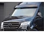 Mercedes-Benz Sprinter 319 3.0 CDI V6 L2H2 AUT. LED, 360 CAMERA, ADAPT. CRUISE, TREKHAAK, MBUX 10'', STANDKACHEL, NAVI, CLIMA, PARKEERSENSOREN, APPLE CARPLAY, STOELVERWARMING