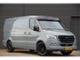 Mercedes-Benz Sprinter 319 3.0 CDI V6 L2H1 AUT. LED, 360 CAMERA, ADAPT. CRUISE, MBUX 10'', STOELVERWARMING, STANDKACHEL, NAVI, CLIMA, PARKEERSENSOREN, CARPLAY