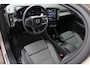 Volvo XC40 2.0 B4 Plus Dark | Voorstoelen elektrisch verstelbaar | Bestuurdersstoel met geheugenstanden | Trekhaak | Voorstoelen verwarmd | Stuurwiel verwarmd | Harman Kardon |